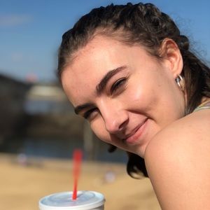 Meet your Posher, Abby